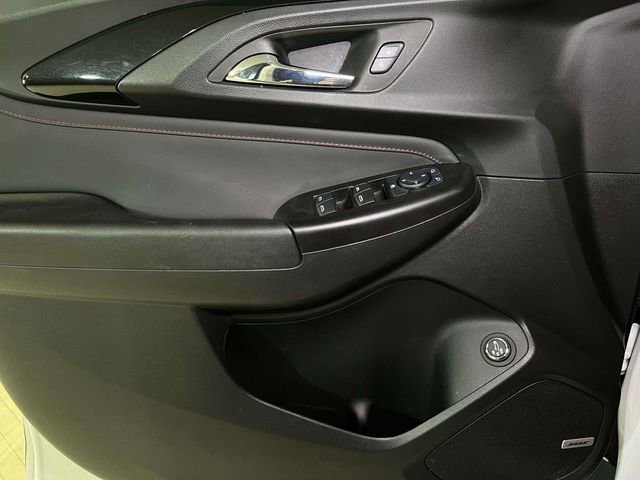 Used 2023 Chevrolet TrailBlazer RS w/ Sun and Liftgate Package AWD/4WD image 33