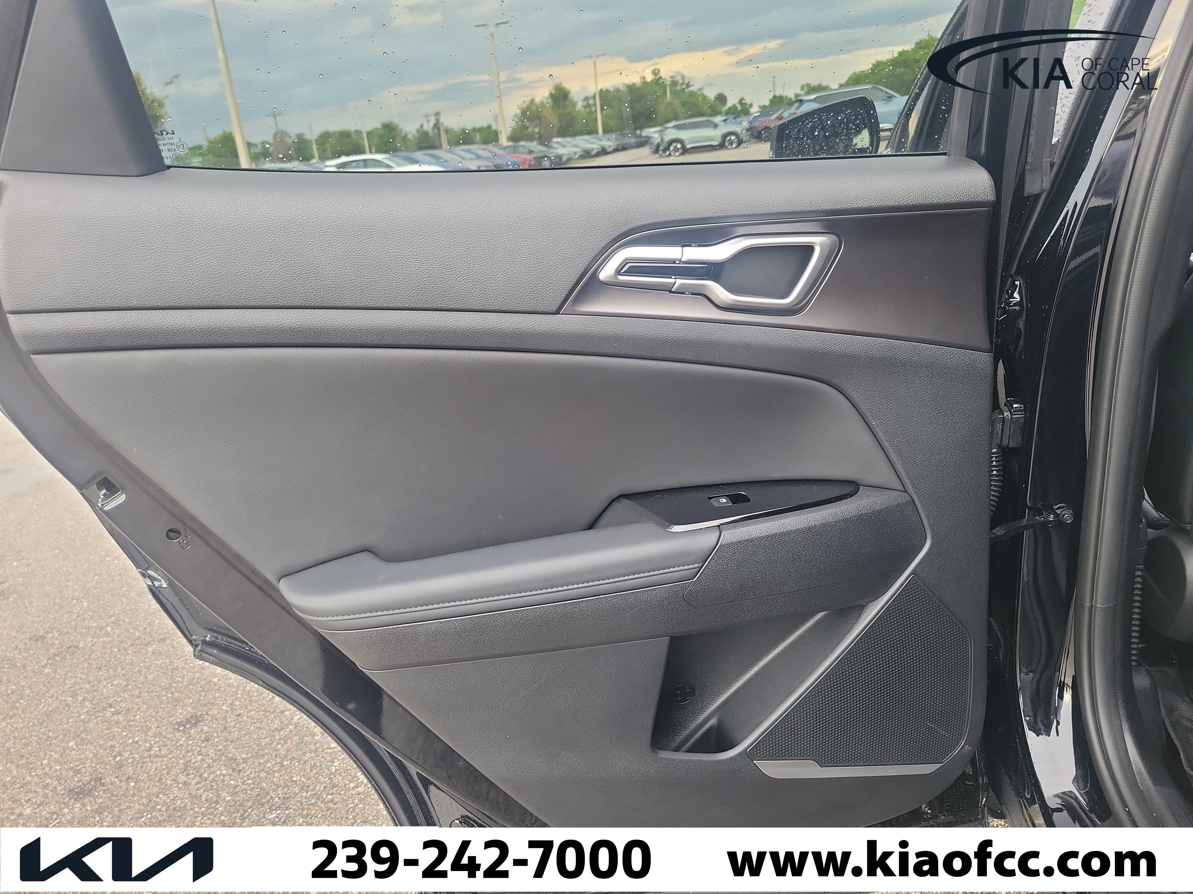 Certified 2025 Kia Sportage EX w/ Premium Package FWD image 12