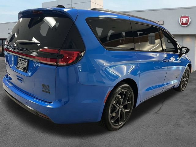 New 2027 Chrysler Pacifica Select FWD image 7