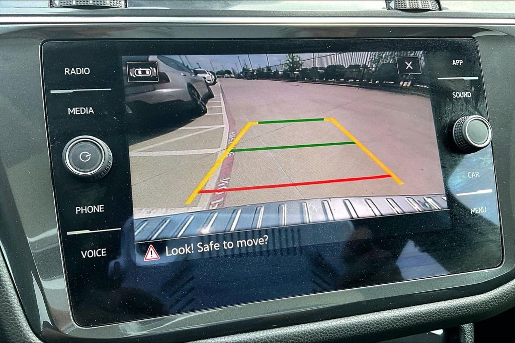 Used 2022 Volkswagen Tiguan SE image 27