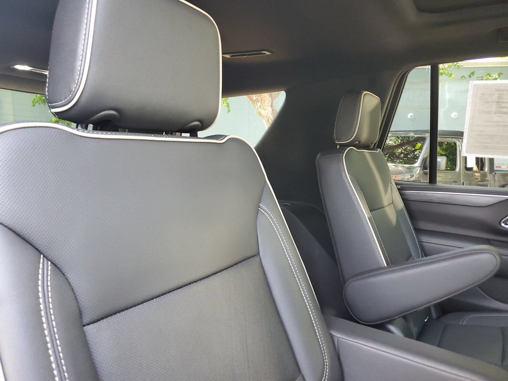 Certified 2022 GMC Yukon SLT w/ SLT Premium Package AWD/4WD image 25
