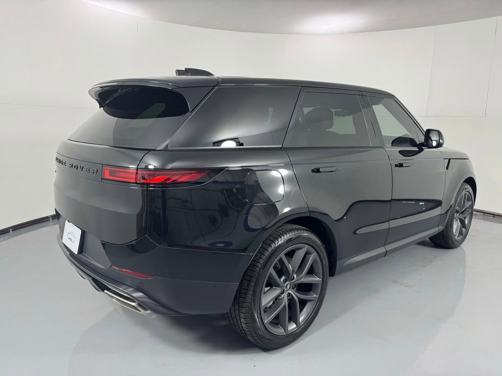 Used 2025 Land Rover Range Rover Sport SE AWD/4WD image 5