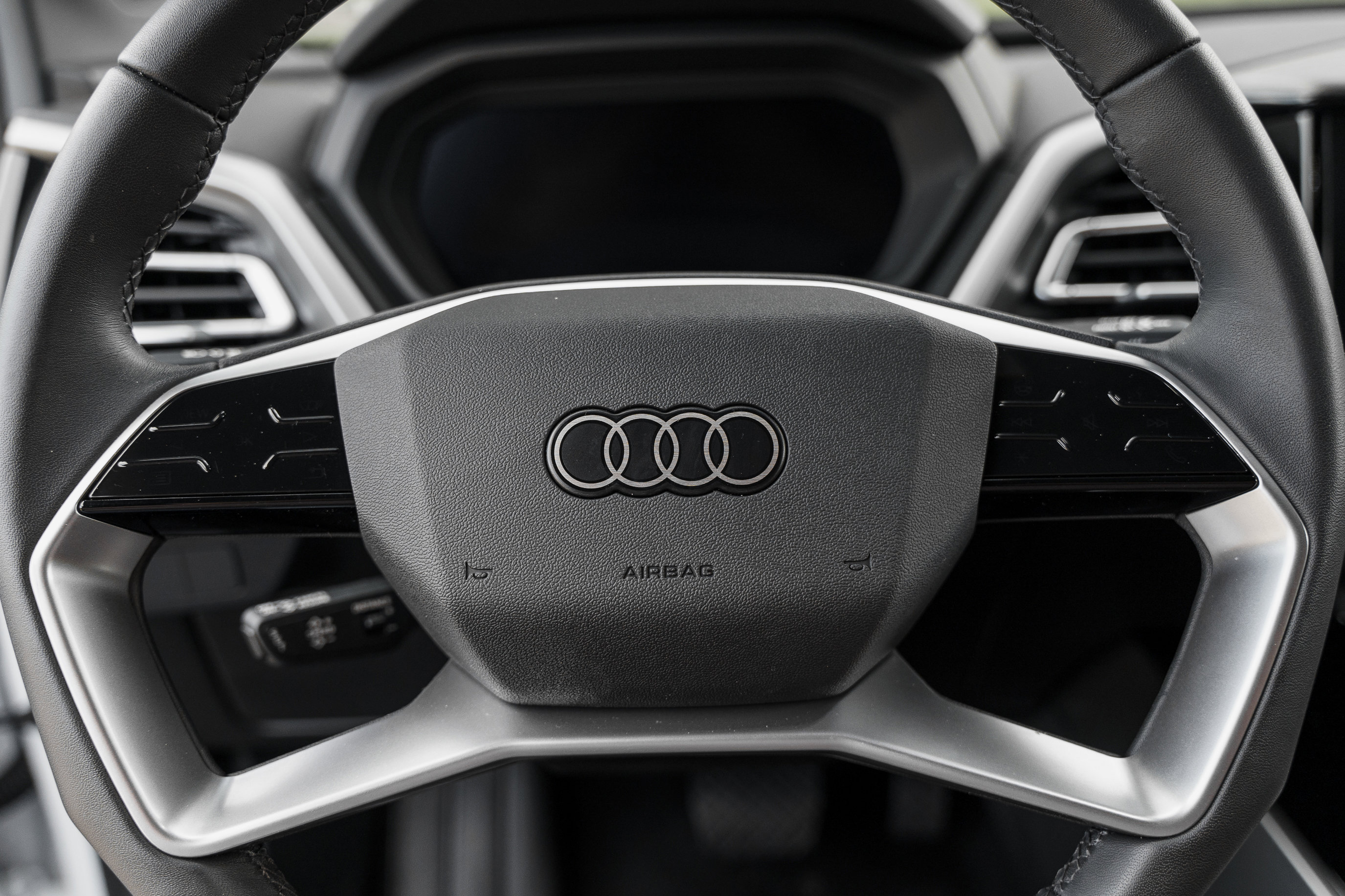 Certified 2025 Audi Q4 e-tron Premium Plus w/ Premium Plus AWD/4WD image 16