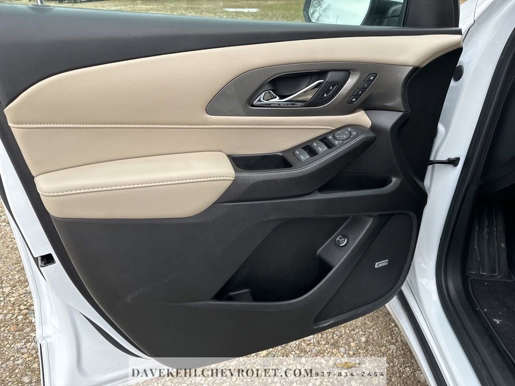 Used 2023 Chevrolet Traverse Premier image 9