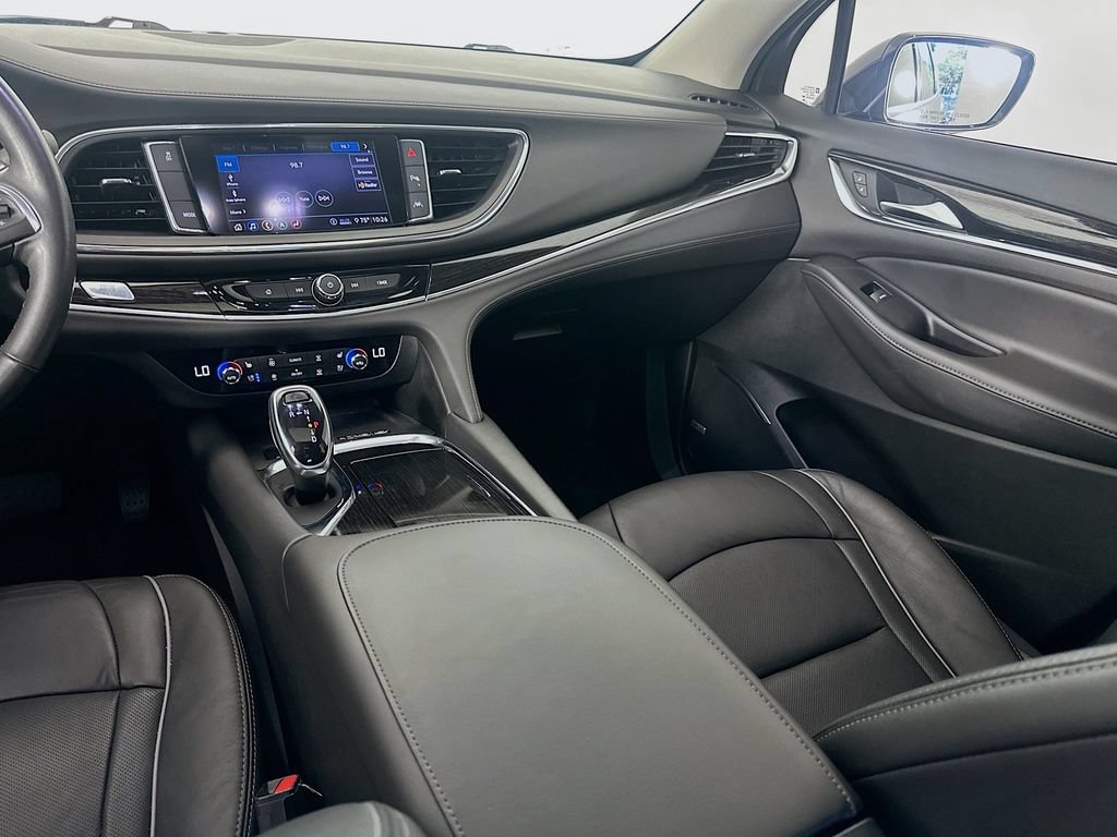 Used 2020 Buick Enclave Avenir w/ Avenir Technology Package FWD image 23
