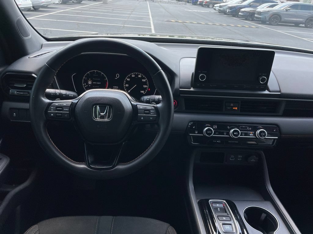 Certified 2025 Honda Pilot Sport image 6