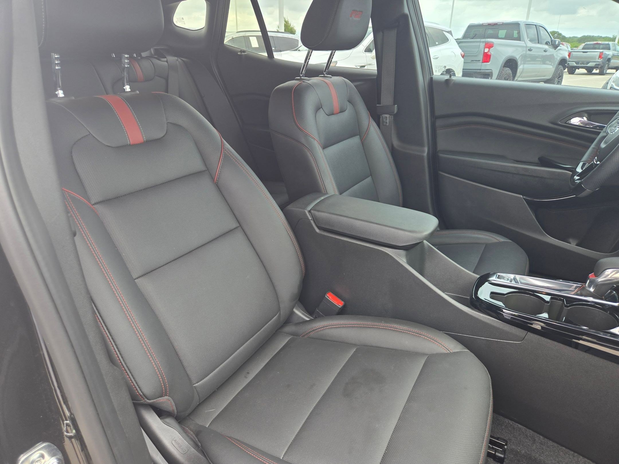 Used 2025 Chevrolet Trax RS w/ Driver Confidence Package FWD image 26