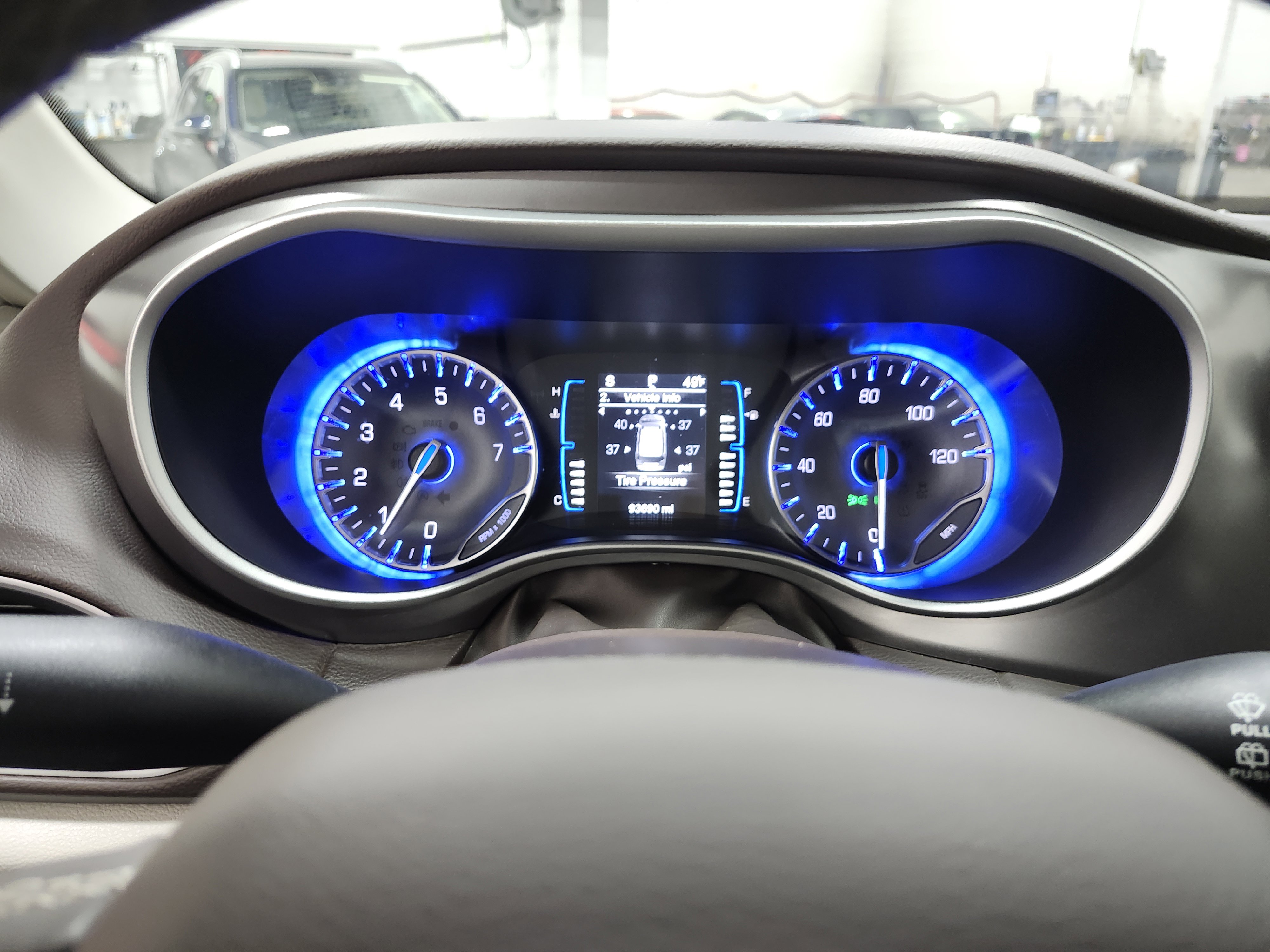 Used 2017 Chrysler Pacifica Touring-L w/ Tire & Wheel Group image 27