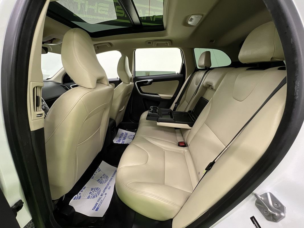 Used 2016 Volvo XC60 T6 Platinum w/ Climate Package FWD image 27