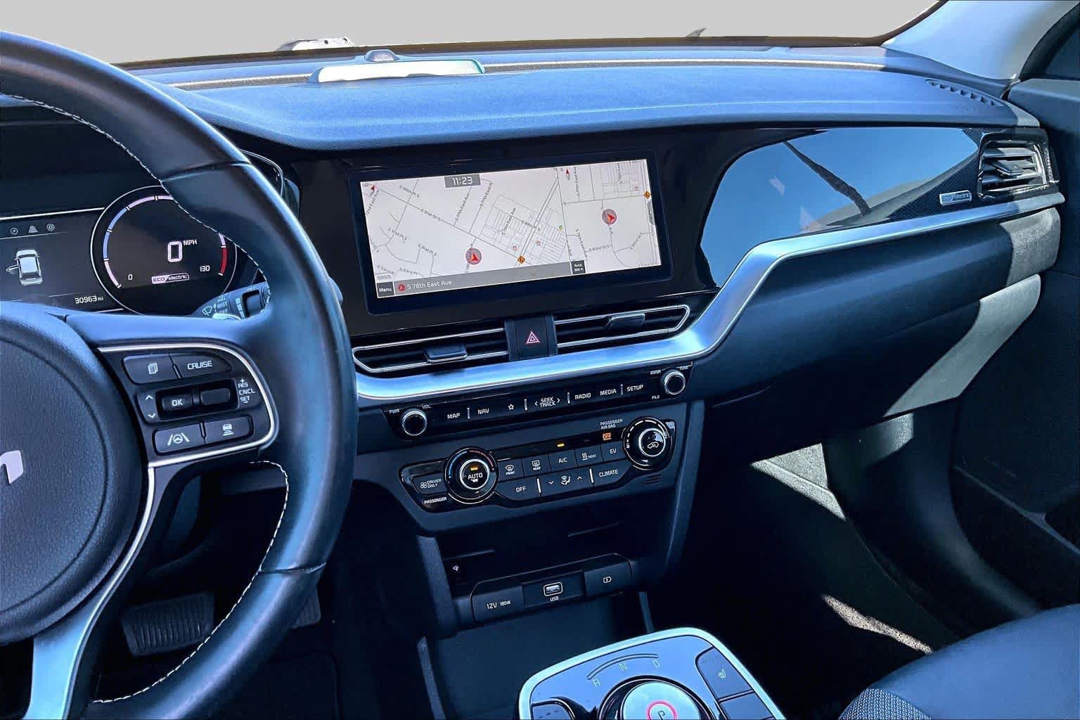 Used 2022 Kia Niro EX FWD image 6