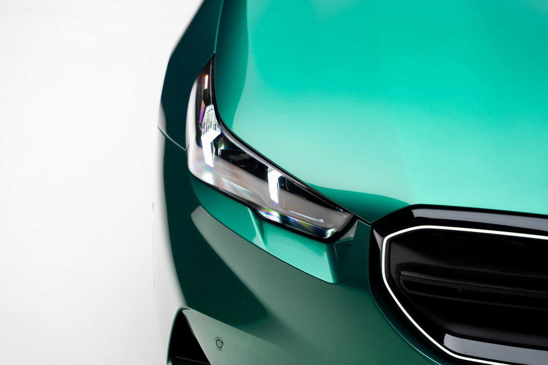 Used 2025 BMW M5 w/ Carbon Package image 11