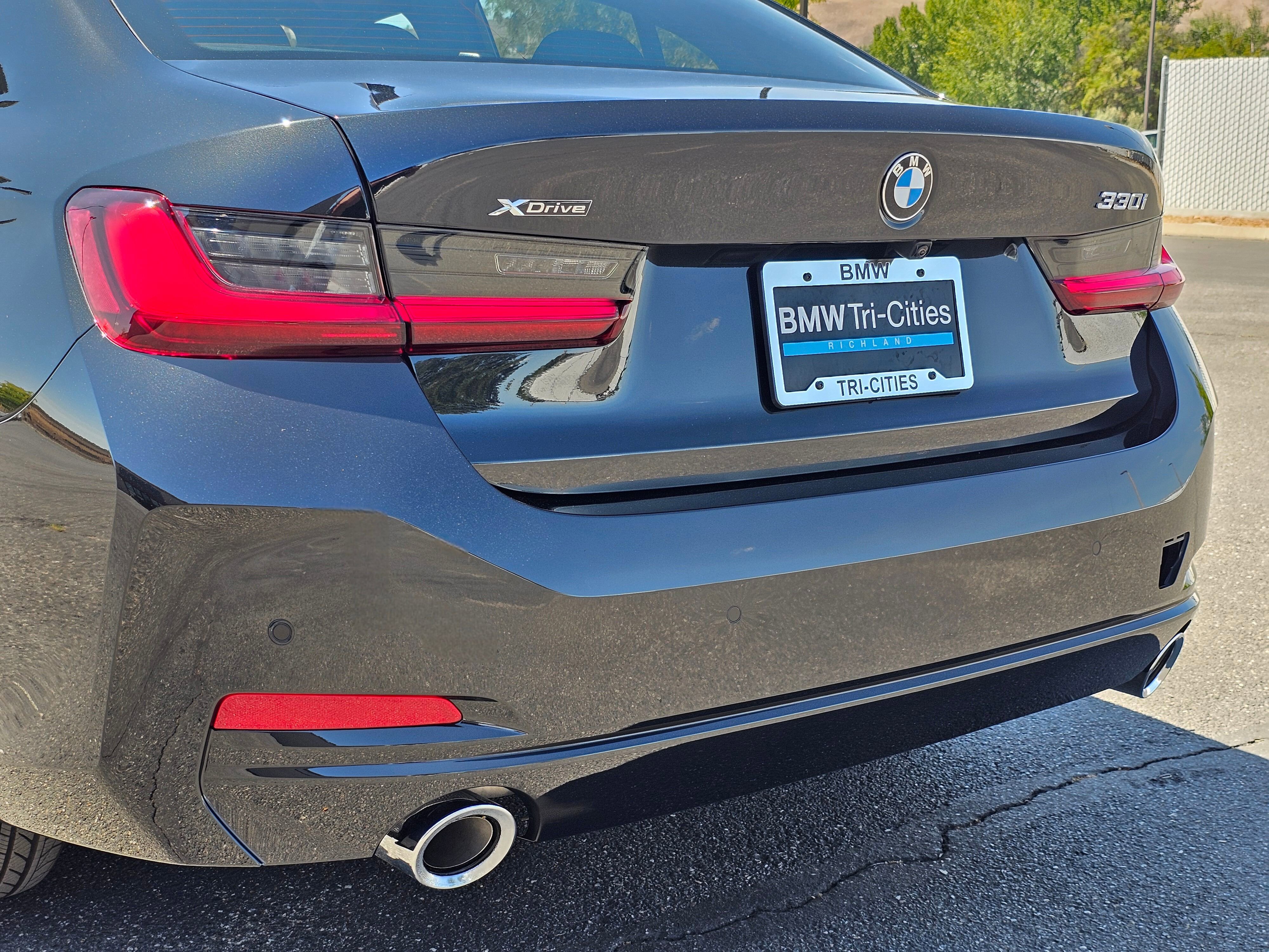 New 2025 BMW 330i xDrive Sedan w/ Premium Package image 7