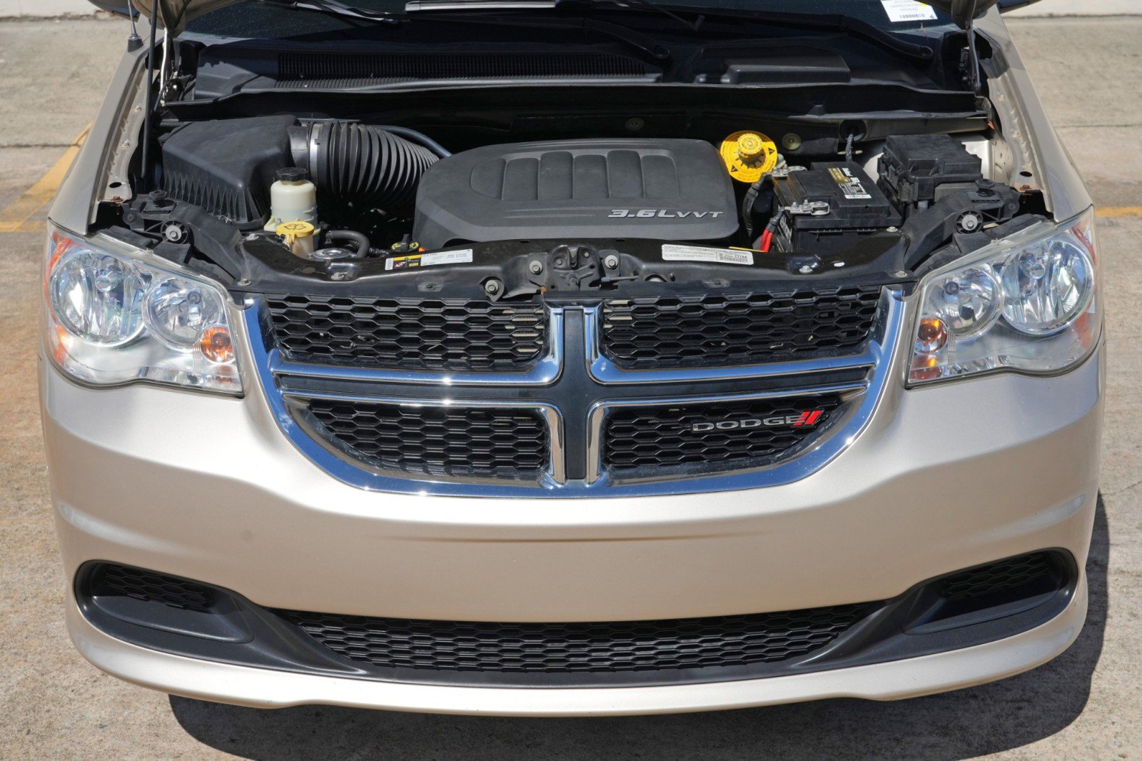 Used 2015 Dodge Grand Caravan American Value Package w/ UConnect Hands-Free Group FWD image 7