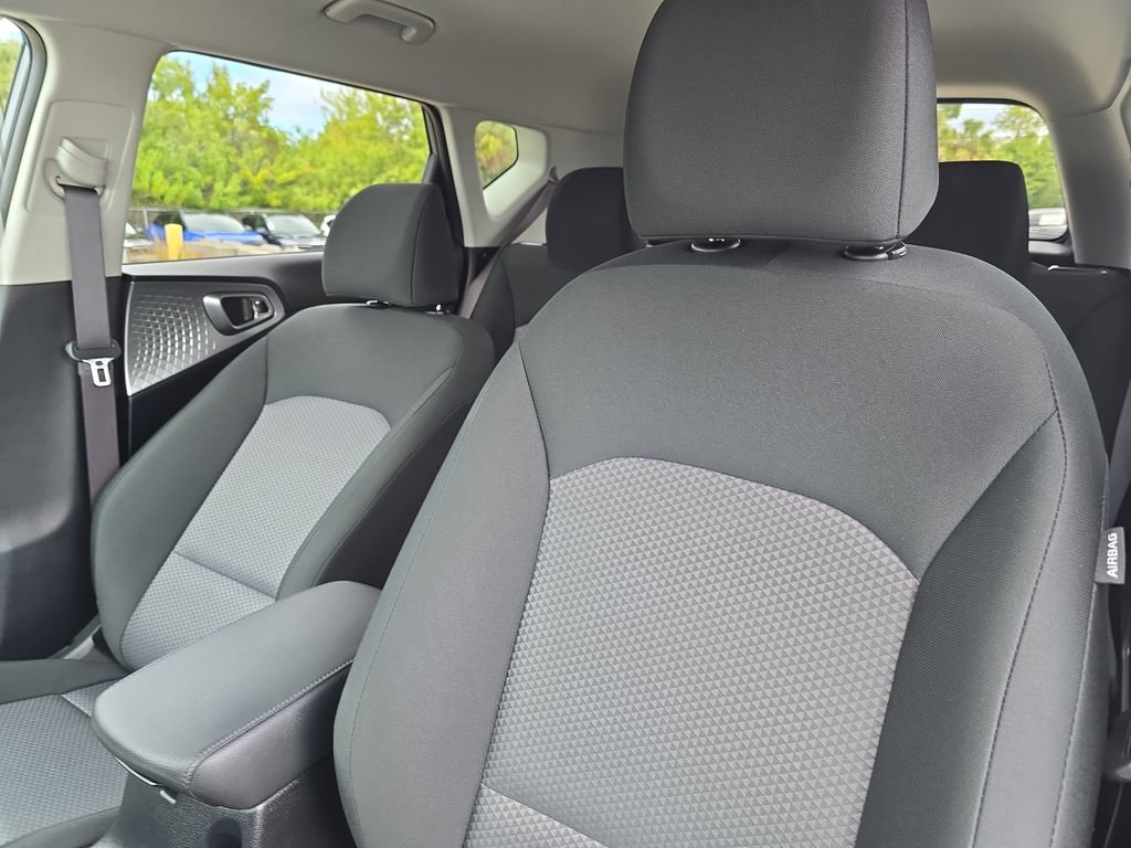 Certified 2025 Kia Soul LX image 21