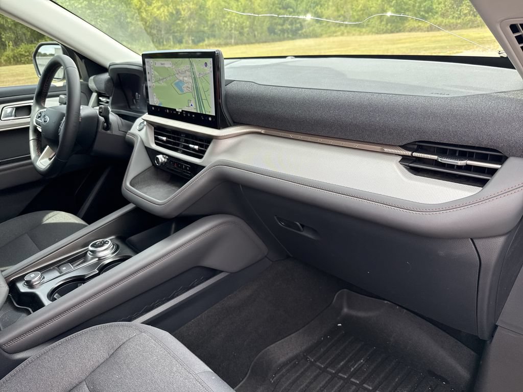 Used 2026 Ford Explorer Active RWD image 29