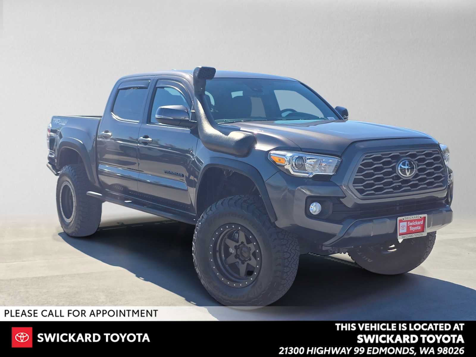Used 2023 Toyota Tacoma TRD Off-Road w/ Black Out Package (TMS) AWD/4WD image 1