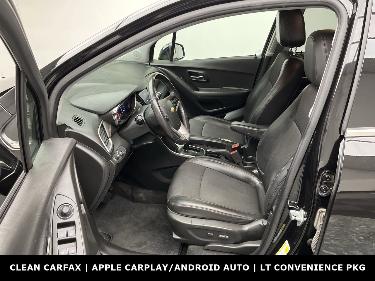 Used 2020 Chevrolet Trax LT w/ LT Convenience Package image 3