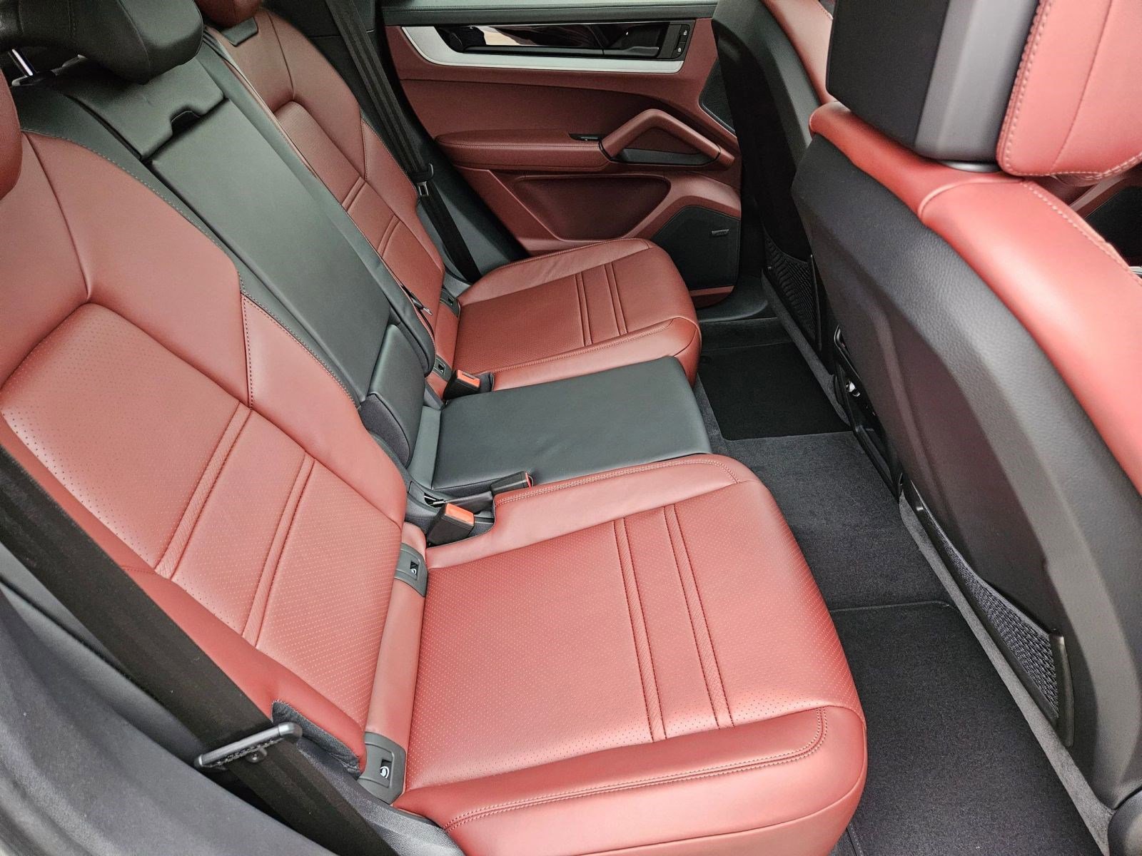 New 2026 Porsche Cayenne Coupe image 24