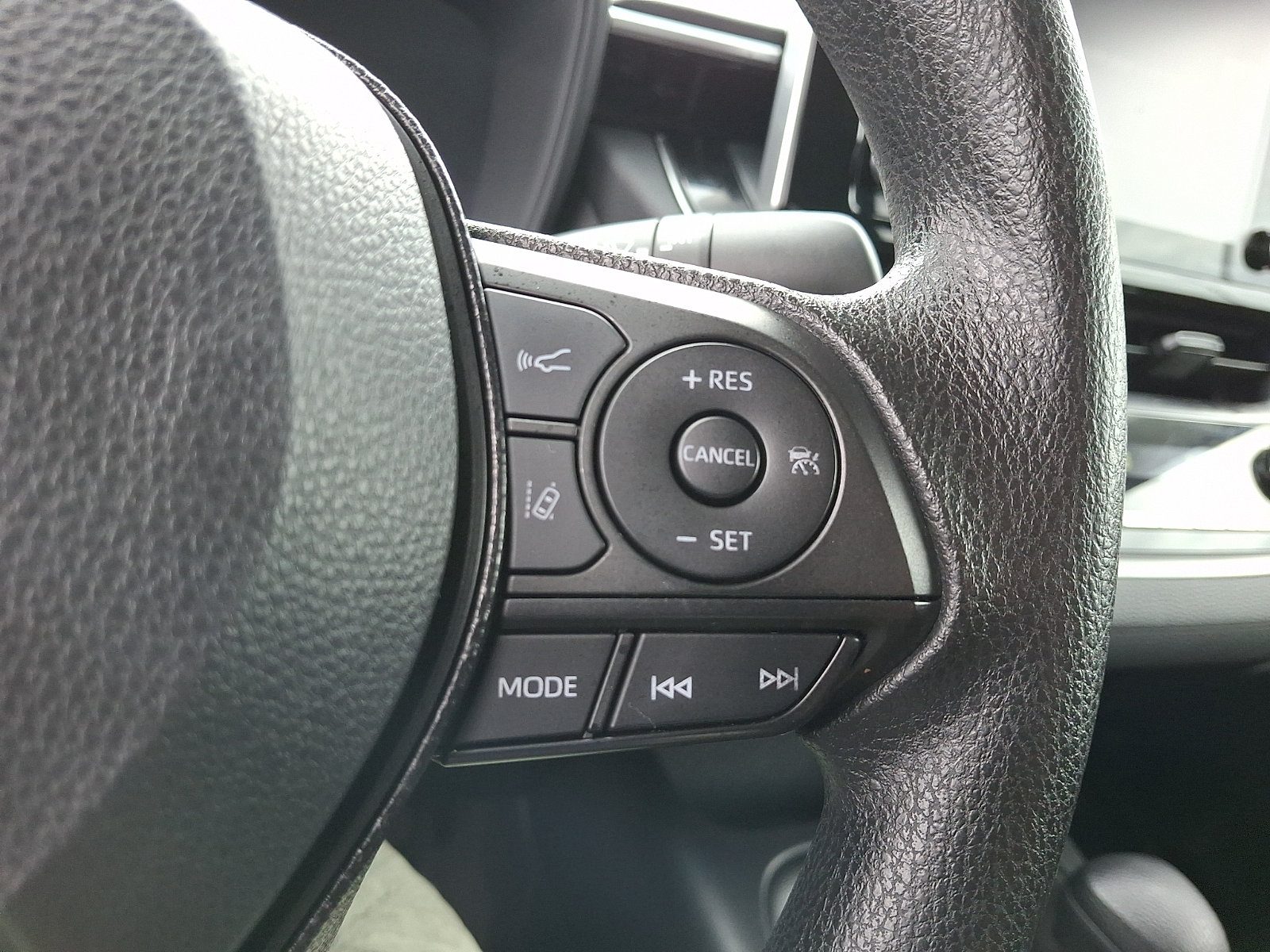 Used 2021 Toyota Corolla LE FWD image 21