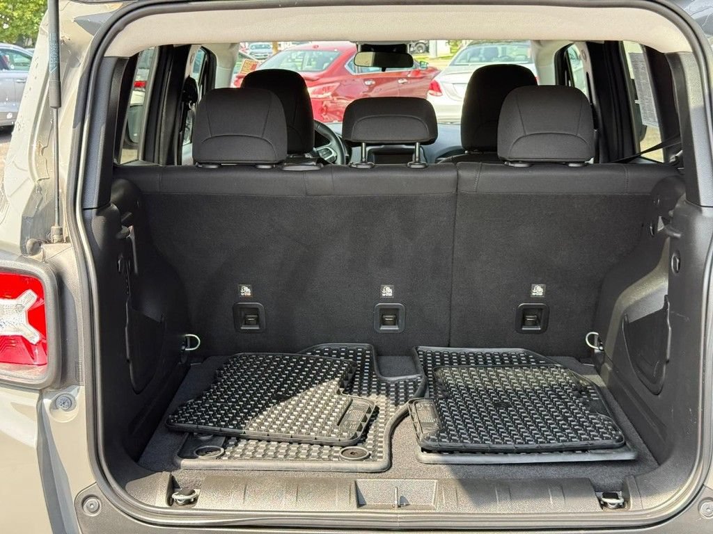 Certified 2020 Jeep Renegade Trailhawk AWD/4WD image 5