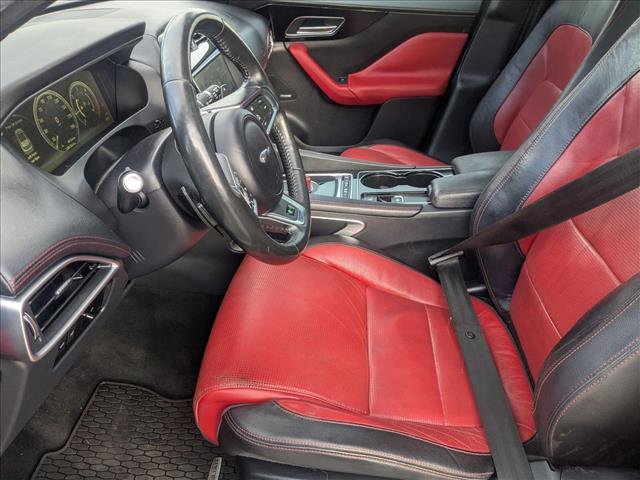 Used 2017 Jaguar F-PACE R-Sport image 17