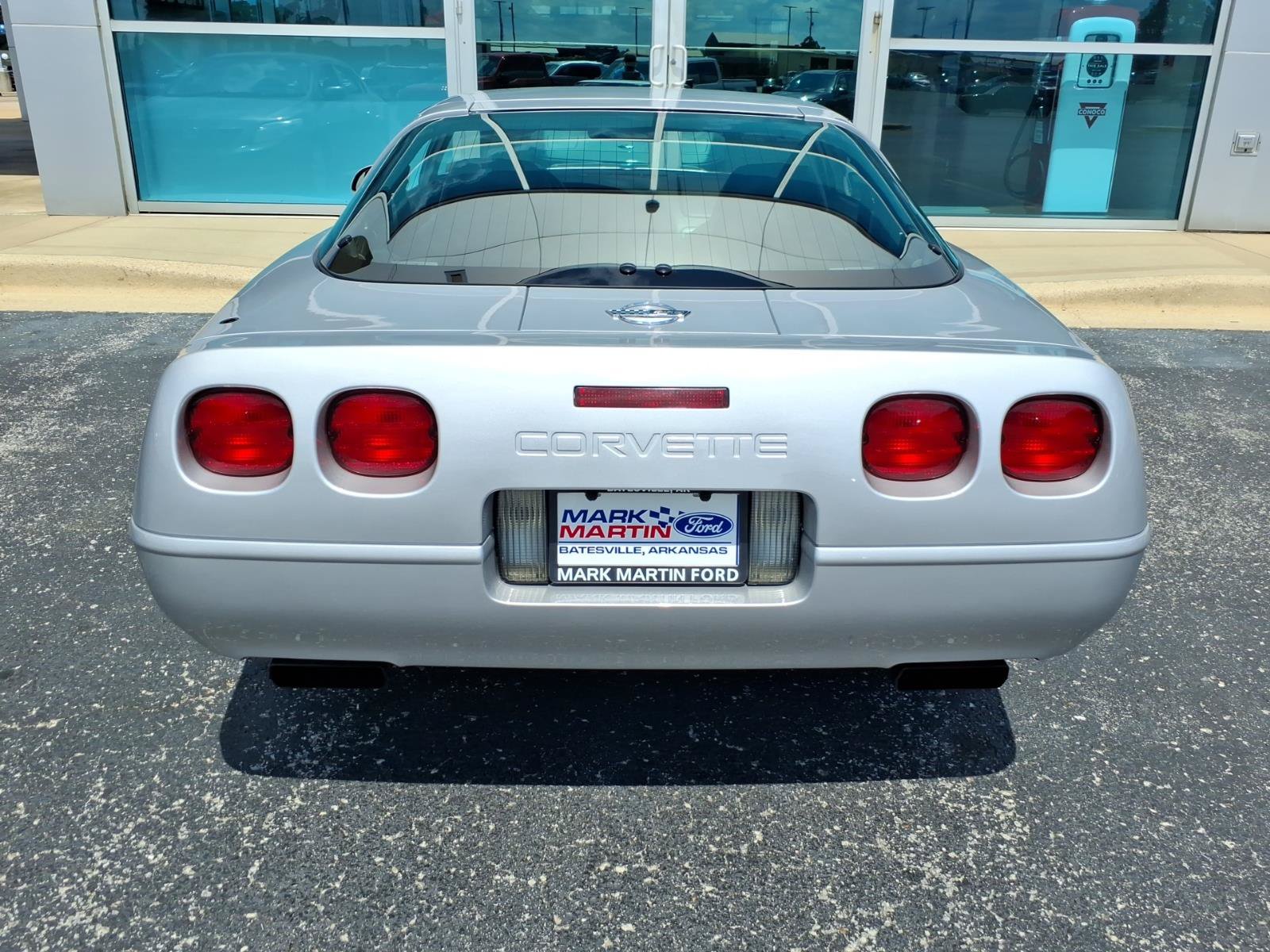 Used 1996 Chevrolet Corvette Coupe RWD image 46