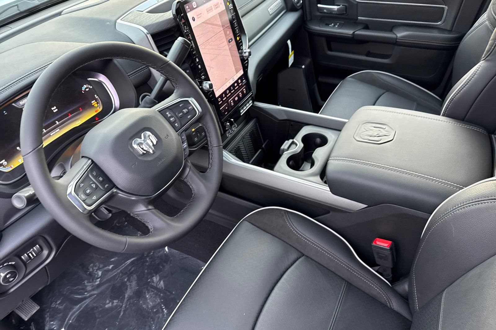 New 2026 RAM 2500 Laramie AWD/4WD image 6