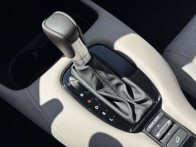 Certified 2025 Honda HR-V LX image 27