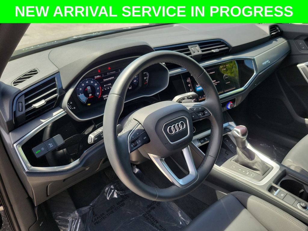 Certified 2025 Audi Q3 2.0T Premium w/ Convenience Package AWD/4WD image 7