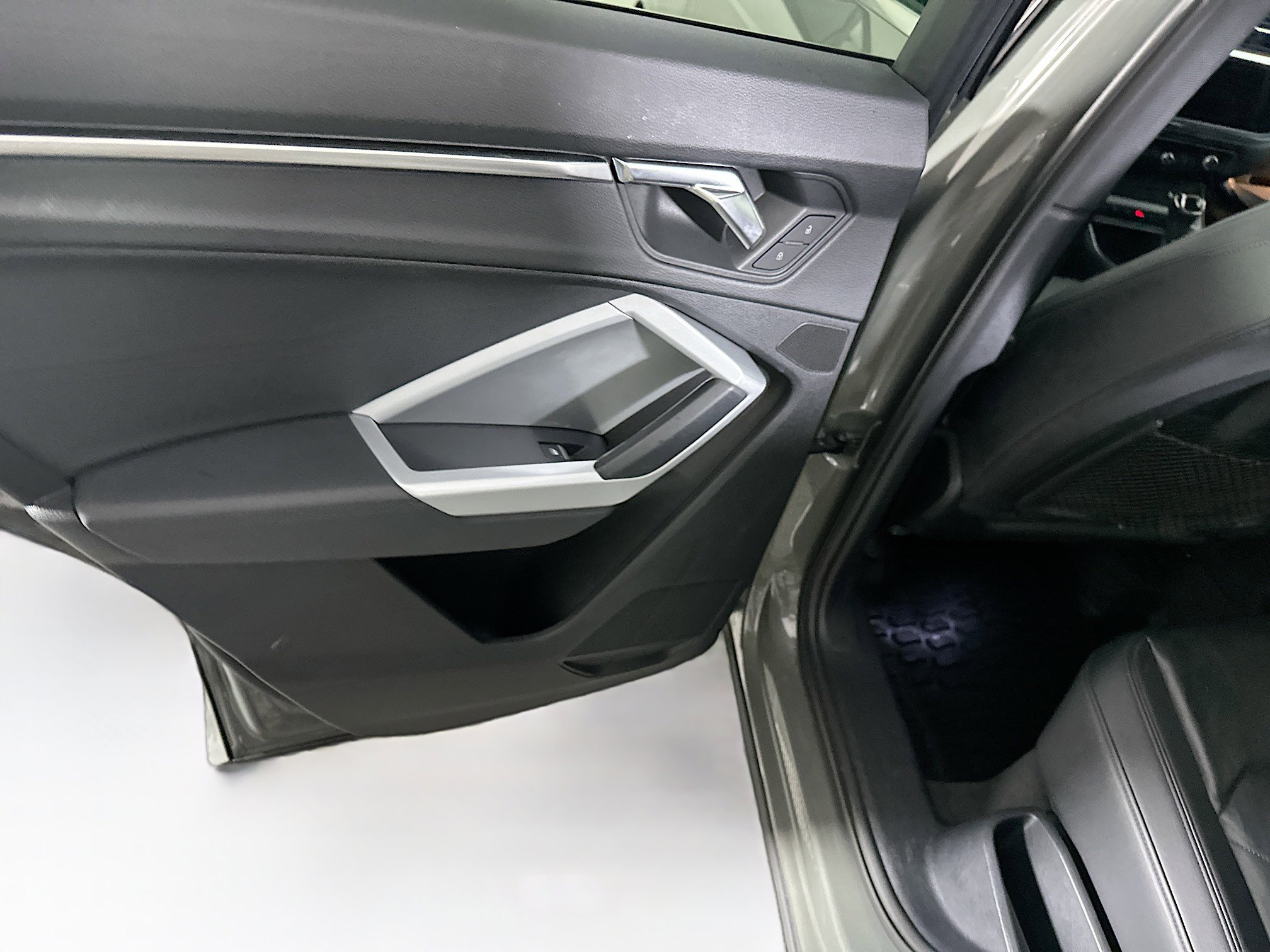 Used 2023 Audi Q3 2.0T Premium image 26