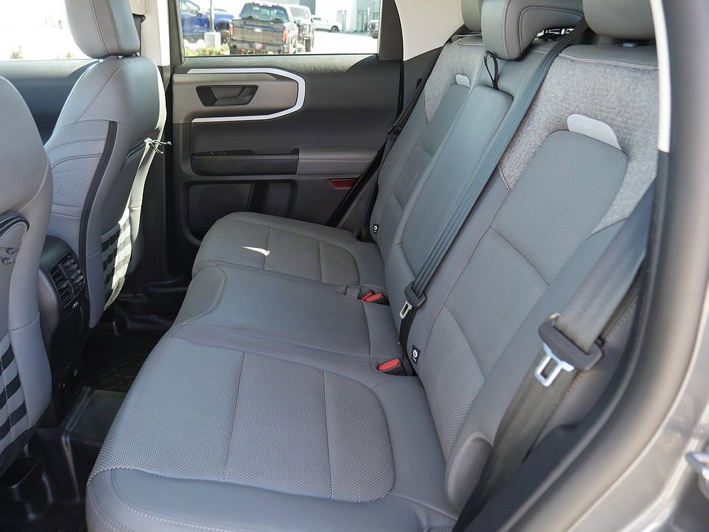 Used 2025 Ford Bronco Sport Badlands image 17