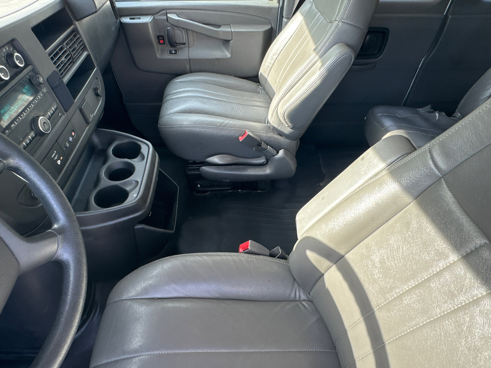 Used 2019 Chevrolet Express 3500 LS image 9