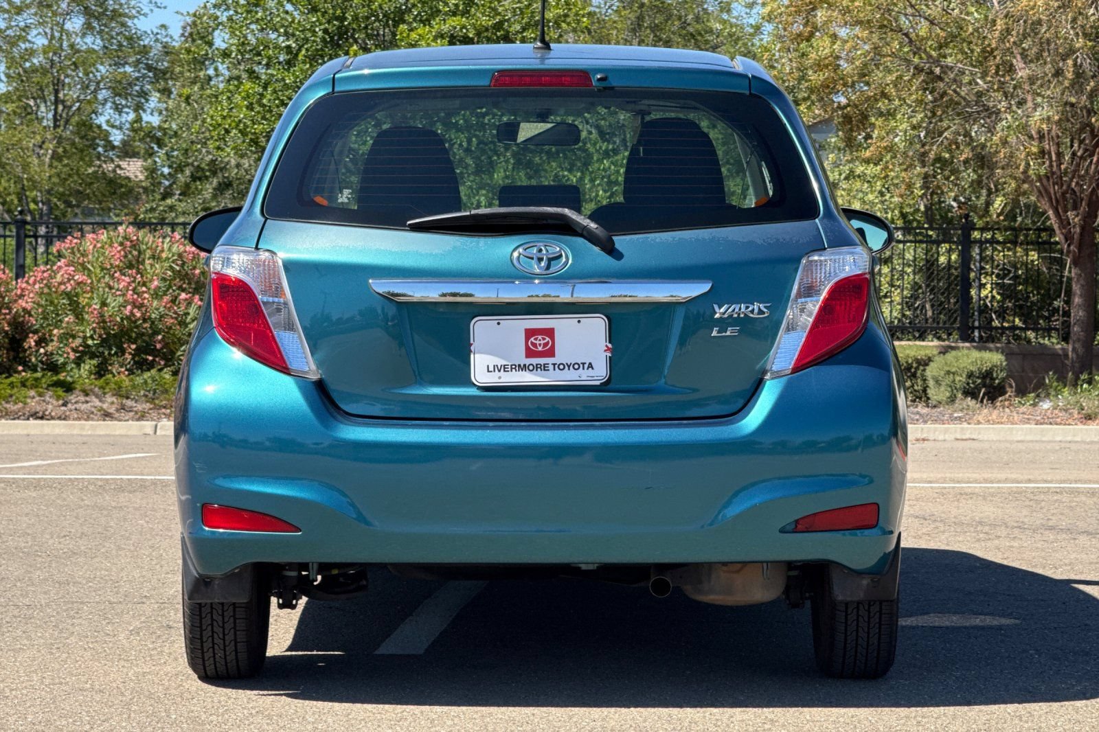 Used 2012 Toyota Yaris LE FWD image 5