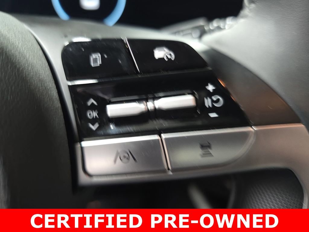 Certified 2025 Hyundai Elantra Limited image 18