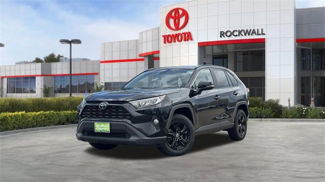 Used 2020 Toyota RAV4 XLE image 1