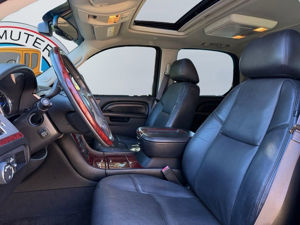 Used 2013 Cadillac Escalade Premium image 19