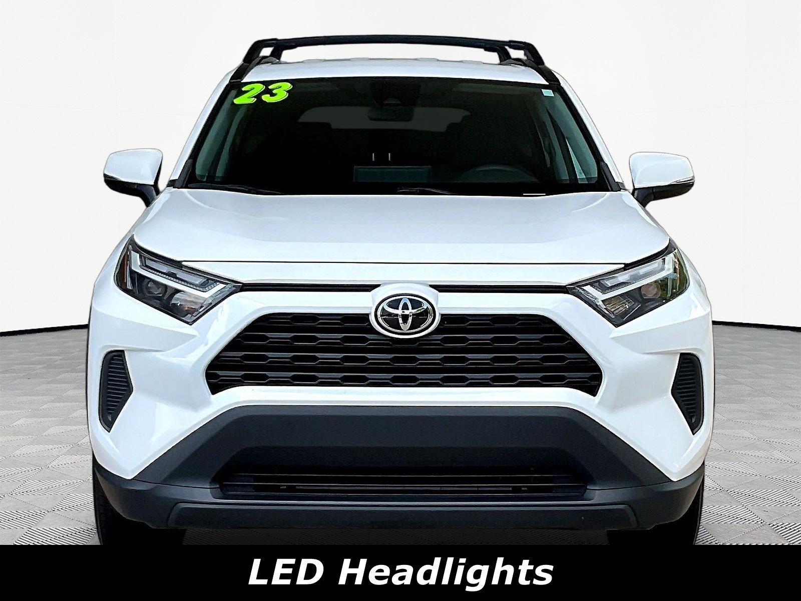 Used 2023 Toyota RAV4 XLE AWD/4WD image 2