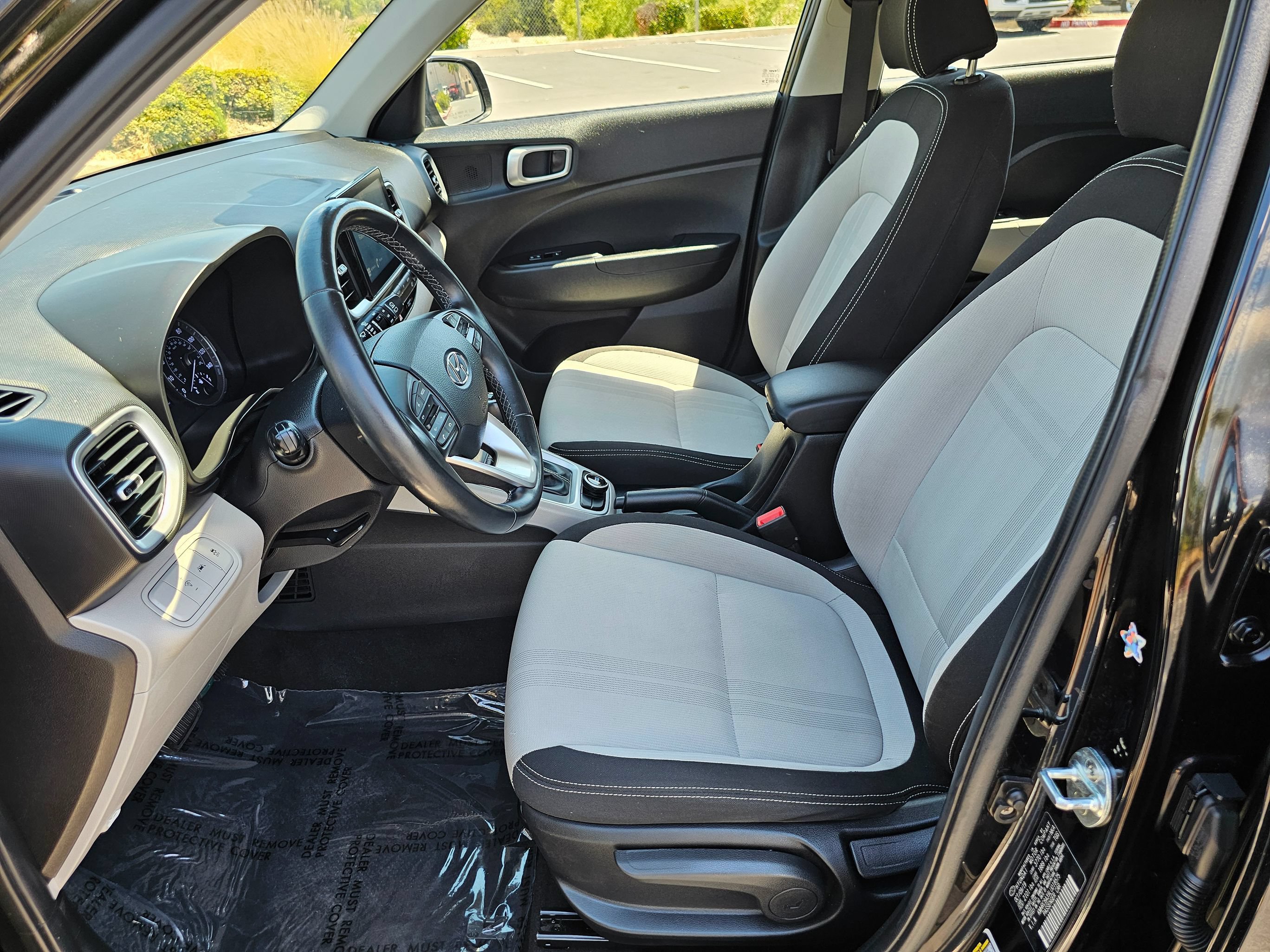 Used 2020 Hyundai Venue SEL w/ Convenience Package FWD image 16