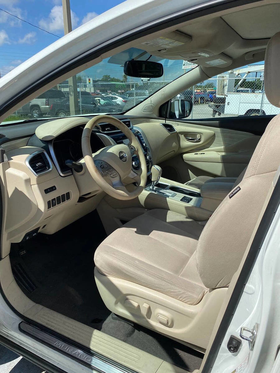 Used 2018 Nissan Murano SV w/ Premium Package image 9