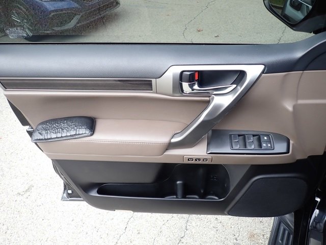 Used 2022 Lexus GX 460 Premium w/ Premium Plus Package image 21