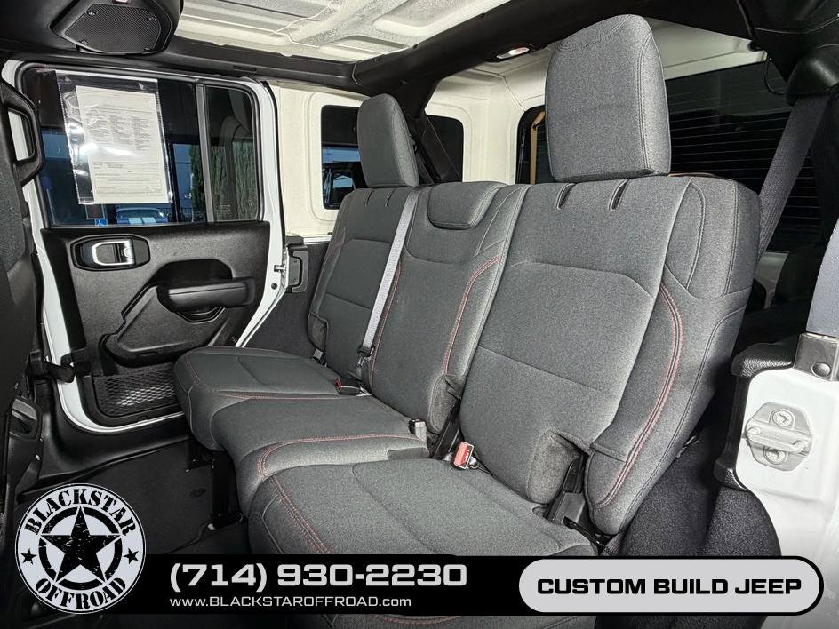 Used 2025 Jeep Wrangler Unlimited Rubicon AWD/4WD image 16