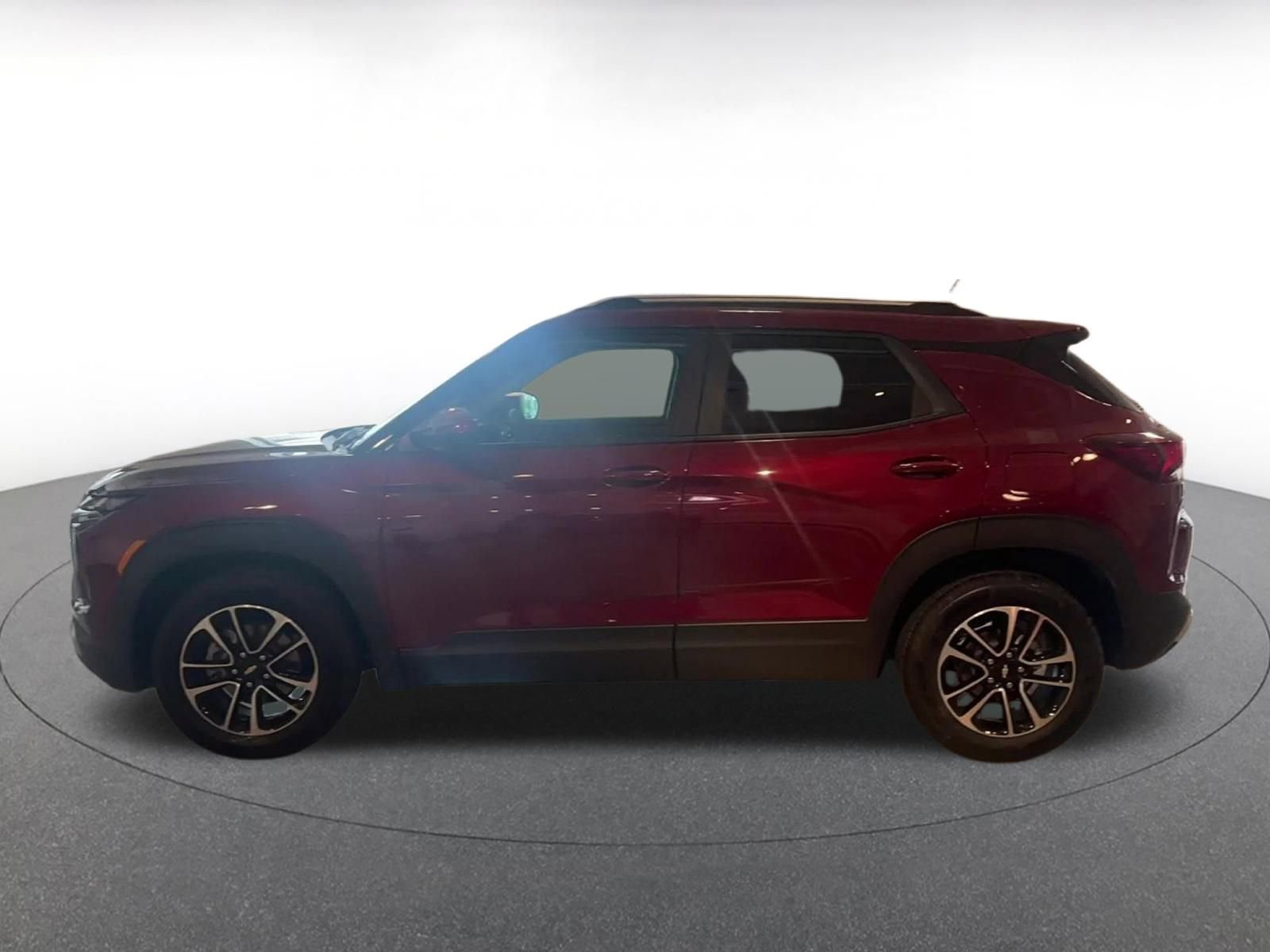 Used 2025 Chevrolet TrailBlazer LT image 9