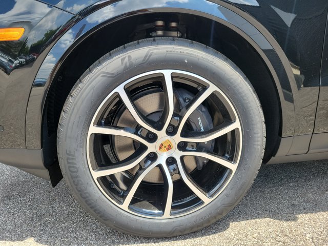 New 2026 Porsche Cayenne Coupe AWD/4WD image 10