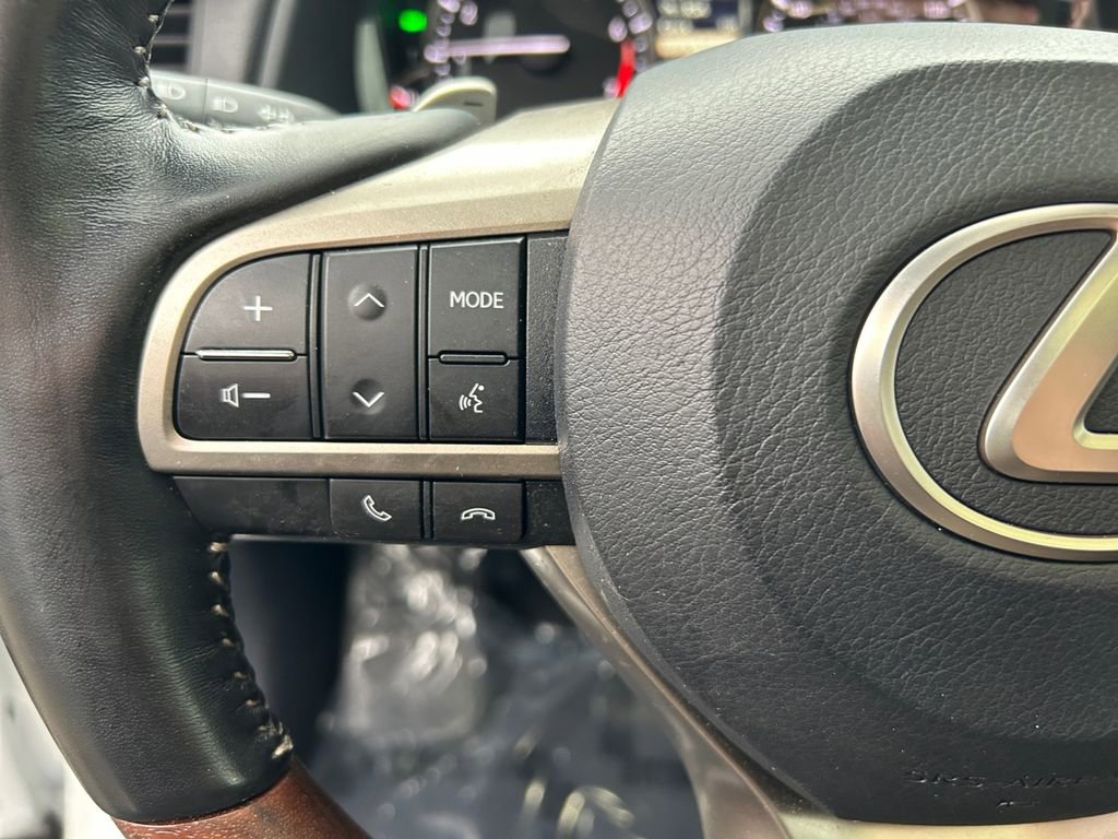 Used 2022 Lexus RX 350L Premium w/ Premium Package AWD/4WD image 17