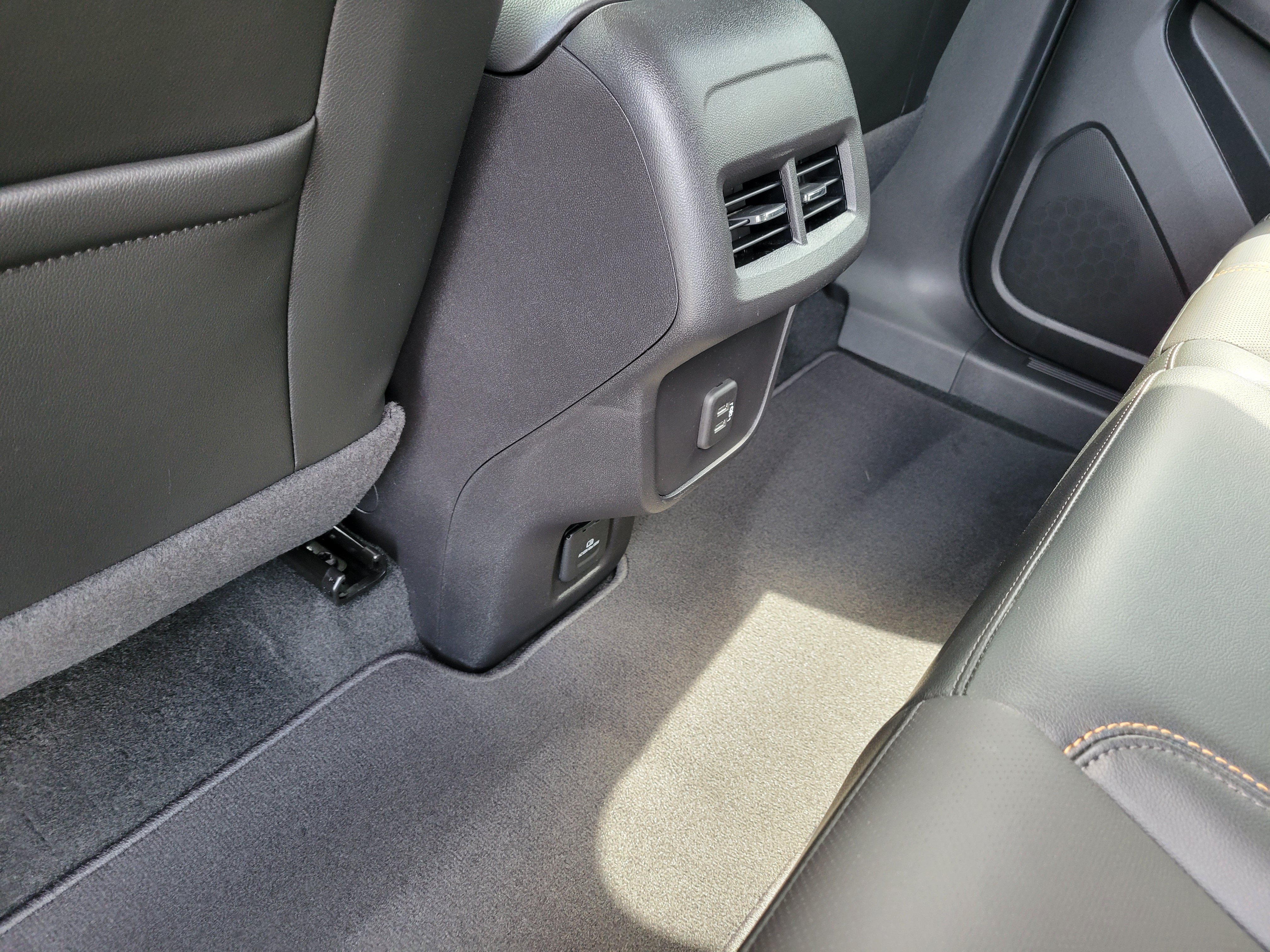 Certified 2024 Chevrolet Equinox Premier w/ LPO, Floor Liner Package FWD image 35