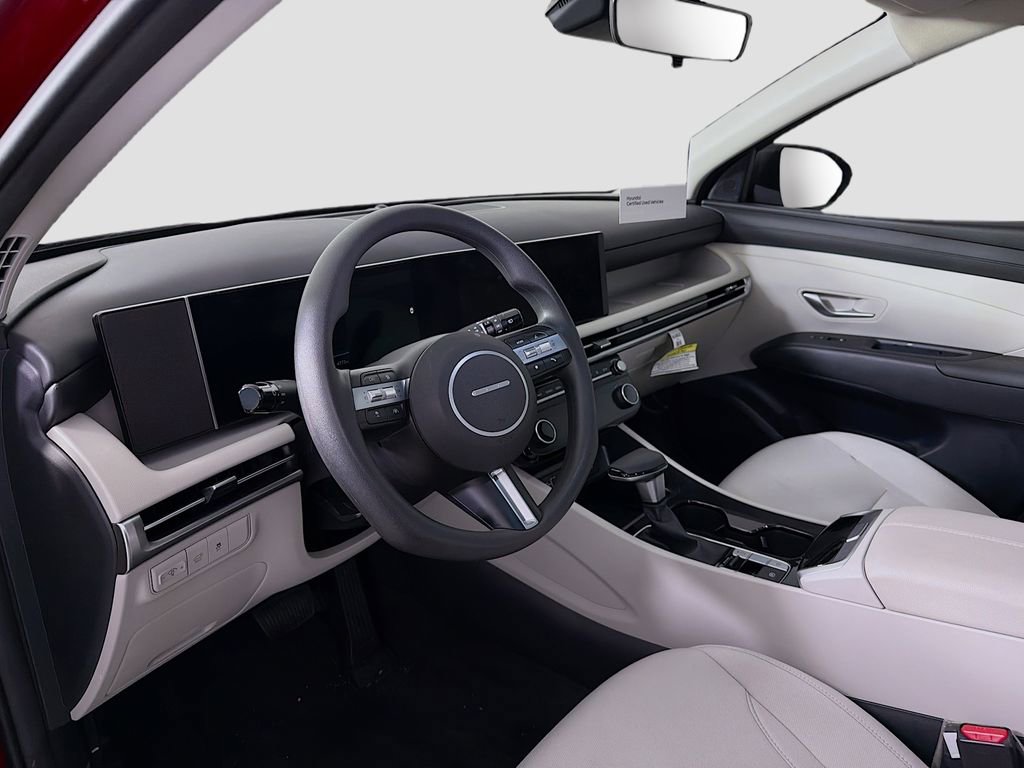Used 2025 Hyundai Tucson SEL FWD image 11