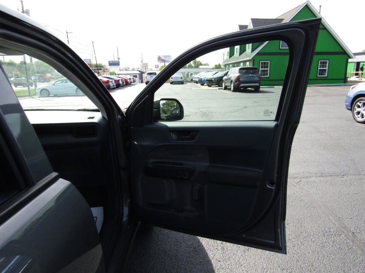 Used 2025 Ford Maverick XL w/ Equipment Group 102A AWD/4WD image 22
