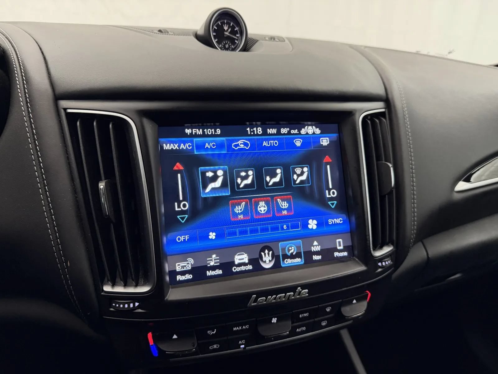 Used 2018 Maserati Levante GranSport AWD/4WD image 25