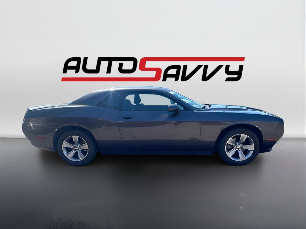 Used 2022 Dodge Challenger SXT RWD image 8