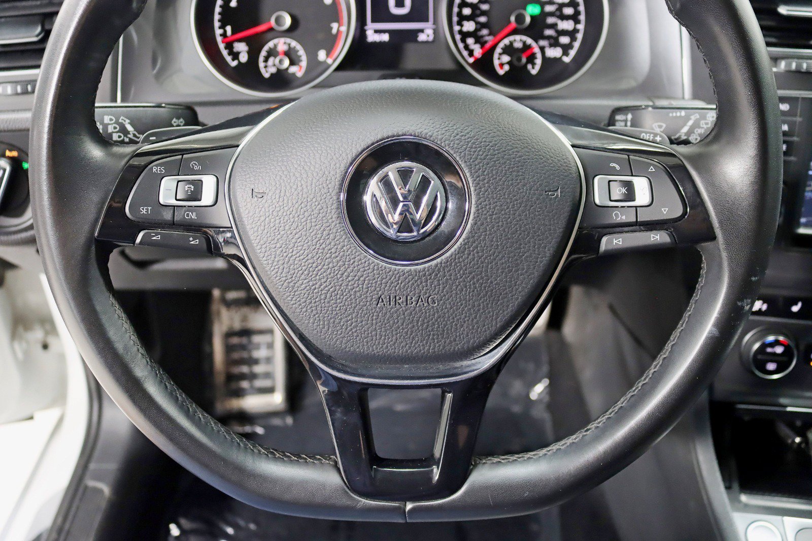 Used 2017 Volkswagen Golf Alltrack SEL AWD/4WD image 16